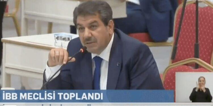 Tevfik Göksu, Metrodan İnternet Konusuyla Neden Dalga Geçiyor?