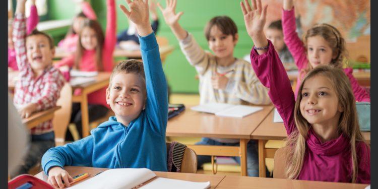 MEB Okullara 16.600 Adet Arçelik Etkileşimli Tahta Aldı