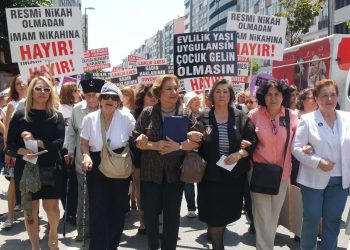 Binlerce Vatandaş Medeni Kanun İçin Yürüdü