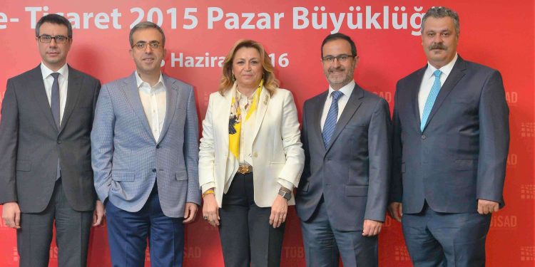 2015 Yılında Tüketiciye Yönelik e-Ticaret’in Hacmi 24,7 milyar TL Oldu