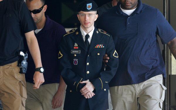 Wikileaks’e Irak Savaşı Belgelerini Sızdıran Bradley Manning Cinsiyet Değiştirme Ameliyatı Olacak