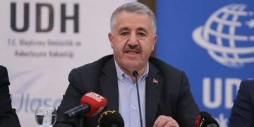 BTK’dan Sonra UDH Bakanı Arslan da, Adil Kullanım Kotasının 2018’de Kaldırılacağını Söyledi