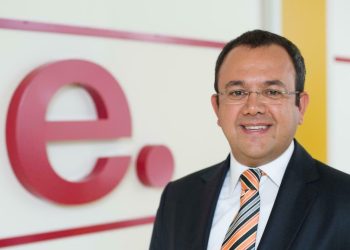 Akademik e-Öğrenmenin 2 Devi Güçlerini Birleştirdi