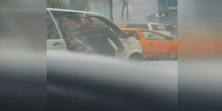 Uber Yine Türk Taksi Sürücülerinin Saldırısına Uğradı