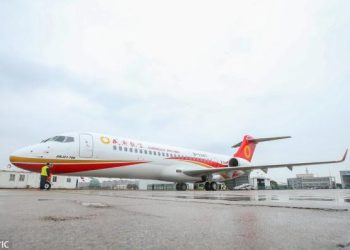 ARJ21 Uçağı Yüksek Sıcaklıkta Deneme Uçuşunu Gerçekleştirdi