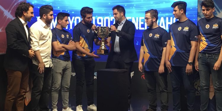ASUS Wolfteam Türkiye Kupası Mavi Sezon Şampiyonu 1907 Fenerbahçe oldu