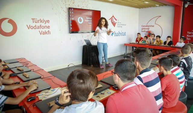 Vodafone, Yarını Kodlayanlar İçin Sivaslı Çocuklar ile Buluştu