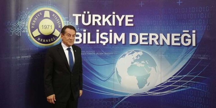 Bilişim Sektörü Dövizle Sözleşme Kararının Gözden Geçirilmesini Bekliyor