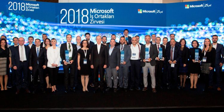 Microsoft Türkiye İş Ortakları Zirvesi’nde yılın en başarılı iş ortakları ödüllendirildi