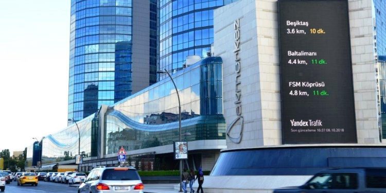 Anlık Trafik ve Yol Bilgileri, Açıkhava LED Ekranlarda