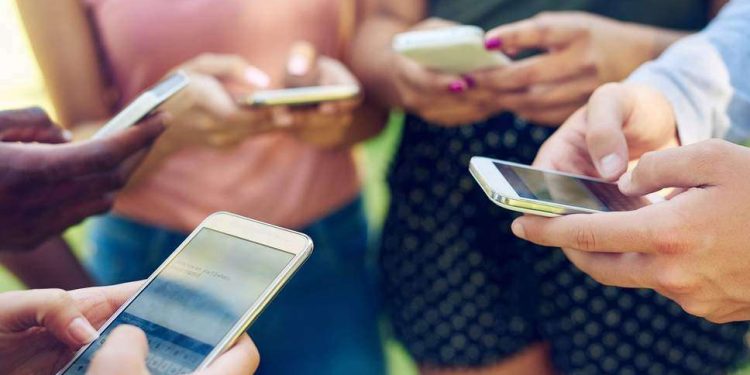 Whatsapp Grup Konuşmalarına Yetkisiz Üye Ekleme Yapılabiliyor