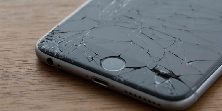 Ekranı Kırılmış Bir Telefondan Veriler Nasıl Kurtarılır?