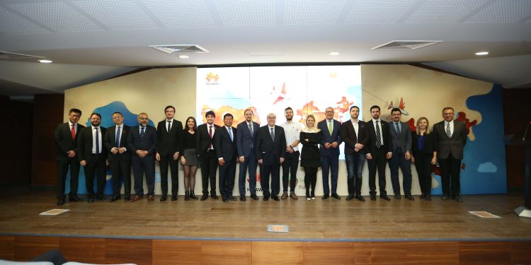 Huawei Geleceğin Tohumları Projesi Kapanış Seremonisi Ankara’da Gerçekleştirildi