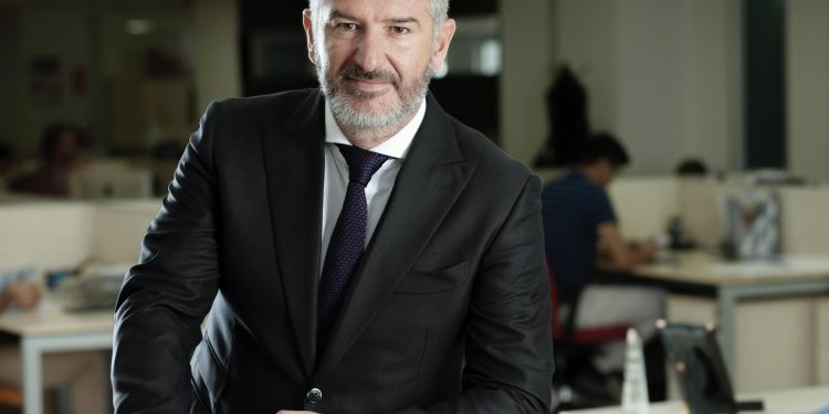 Sanayiye İnisiyatif Alan ve Kendi Kararlarını Veren Robotlar Geliyor