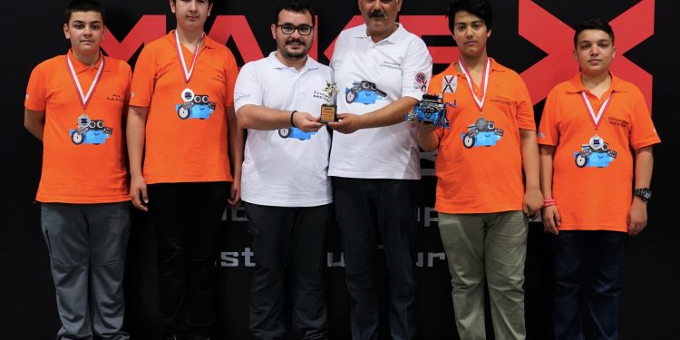 Yarını Kodlayanlar Katılımcısı Adanalı Öğrenciler Aralıkta Çin Yolcusu