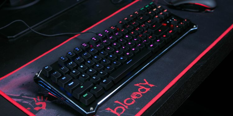 Oyun Aksesuarcısı Bloody’den Z raporu: “RGB yılı” 2018’den, 2019’a Heyecanlı Geçiş