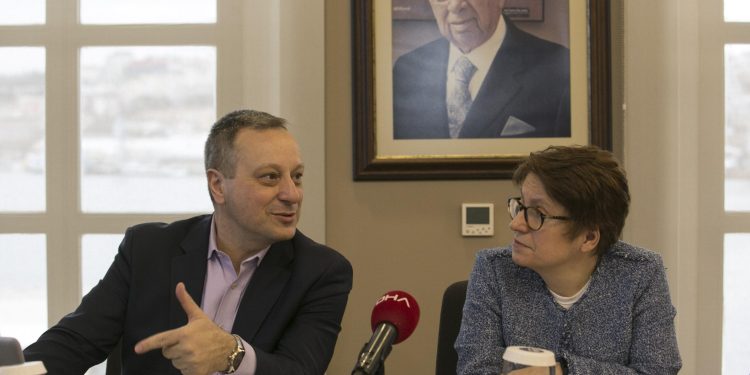Türkiye’nin en Önemli Sorunu İşsizlik, Hayat Pahalılığı ve Türk Lirasının Değer Kaybetmesi