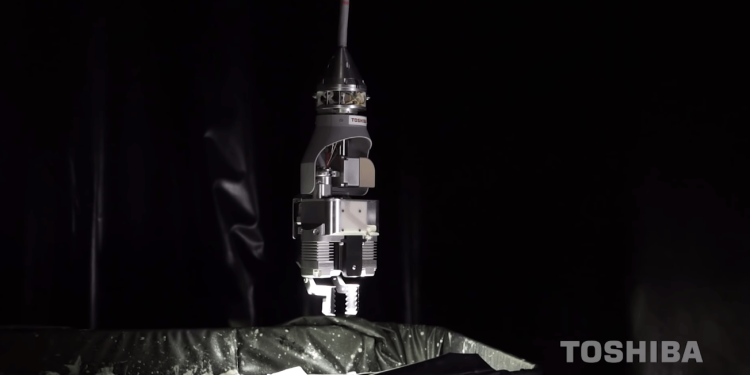 Toshiba, Fukushima Nükleer Reaktörünün Erimiş Yakıtını Araştırmak için Robot Yaptı