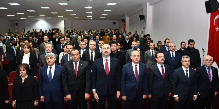 Prof.Dr.Faruk Bilir : Veri Koruma, Toplumsal Kültürün Parçası Olmalı