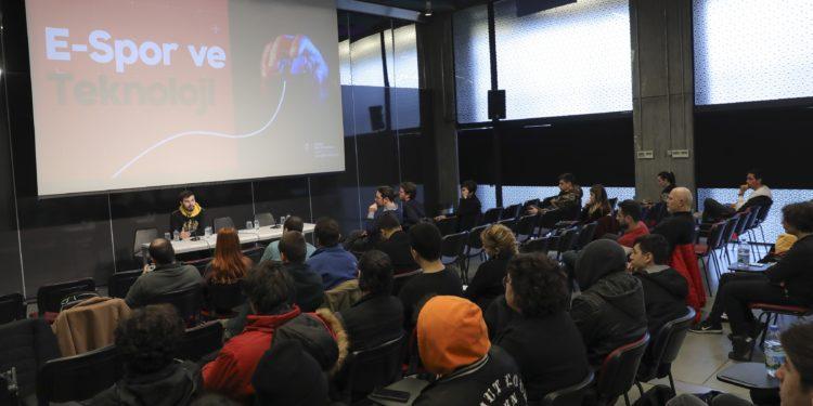Dünya Şampiyonu e-Sporun İnceliklerini Anlattı