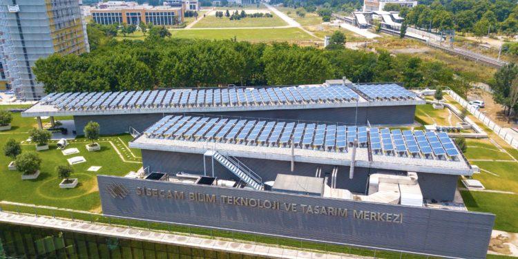 Şişecam Bilim, Teknoloji ve Tasarım Merkezi’nin Çatısına Güneş Enerji Santralı Kuruldu