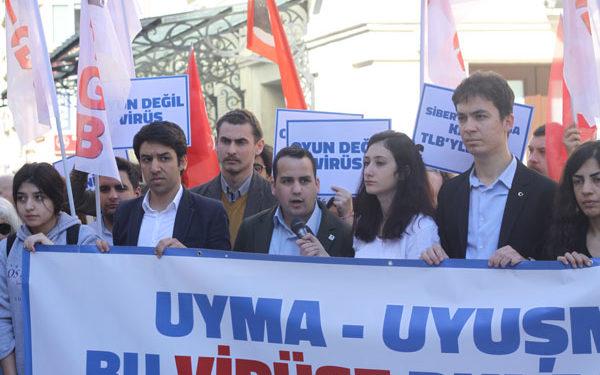 Türkiye Liseliler Birliği, Mavi Balina’ya Karşı Protesto Gösterisi Yaptı