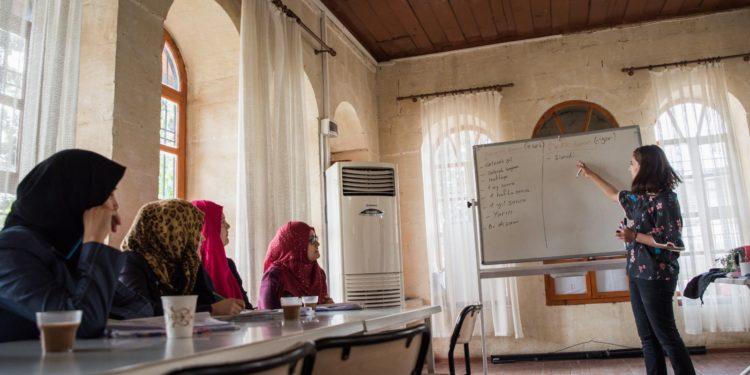Suriye Krizine Yanıt olarak Türkiye’de Dayanıklılık Projesi (TDP) Kapsamında 53 Halk Eğitimi Merkezinde Türkçe Dil Eğitimleri Başlıyor
