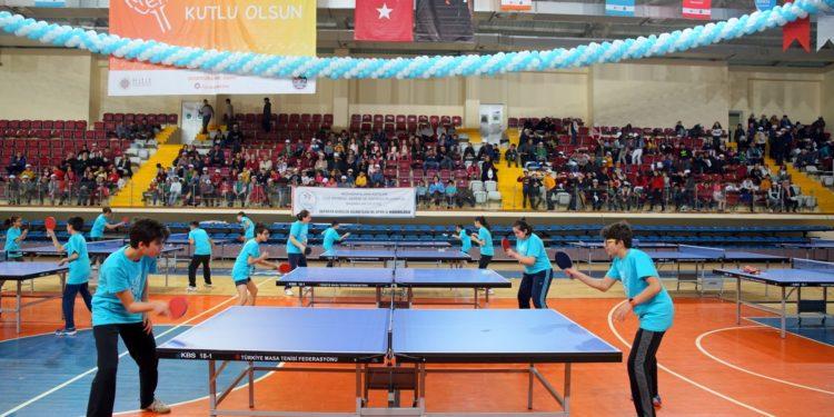 Hitit, Uçan Raketler Sosyal Sorumluluk Projesinin 2nci Fazını Isparta’da Başlattı