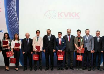 Gençler ve Çocuklar için Kişisel Veri Uyarısı: “Verilerimizi Teslim Ederken 2 Kez Düşünmeliyiz”