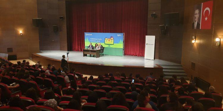 Microsoft DigiGirlz ile 5 İlde 2000 Kız Öğrenciye Ulaştı