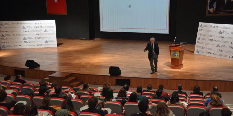 Yeditepe Üniversitesinde Yapay Zekâ ve Bilişsel Bilim Sempozyumu Düzenlendi