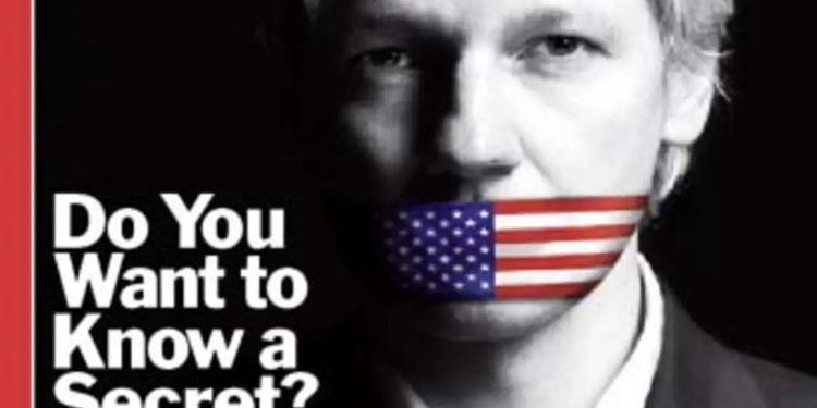 Assange Dışkısını Duvara mı Sürüyordu?