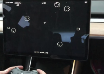 Elon Musk, Tesla’ya Fortnite, Roket Ligi, MineCraft ve Roblox Kuruyor