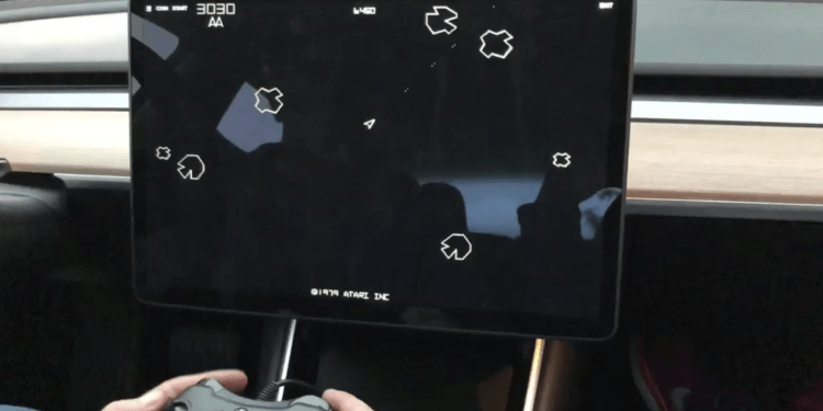 Elon Musk, Tesla’ya Fortnite, Roket Ligi, MineCraft ve Roblox Kuruyor