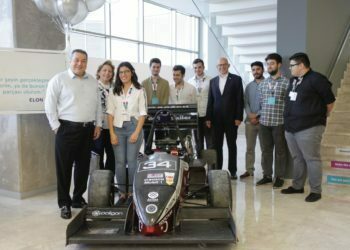 Robot Üreten Liseliler ve Üniversiteliler Bir Araya Geldi