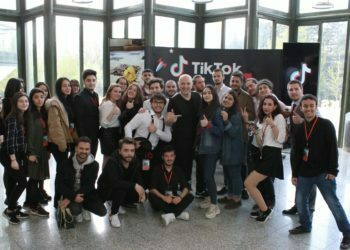Ünlüler, TikTok Sponsorluğundaki PrepTalks’ta Öğrencilerle Buluştu