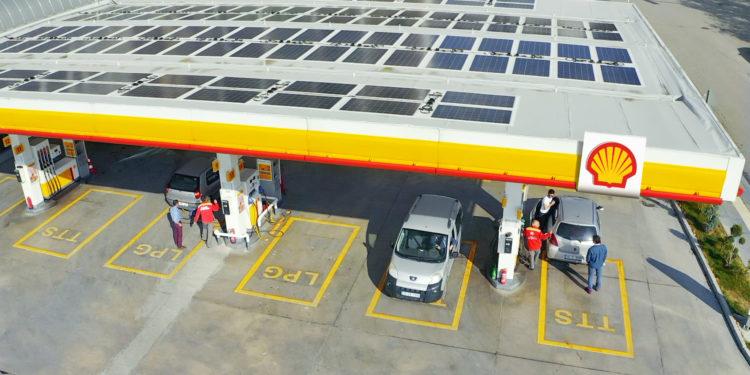 Enerjisini güneşten Alan Shell İstasyonunda Karbon Salınımı Yaklaşık % 30 Azalacak