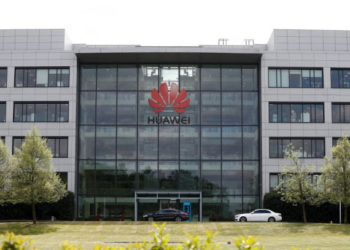 Huawei İlk 5G Telefonlaşmasını Londra’da Başlatıyor