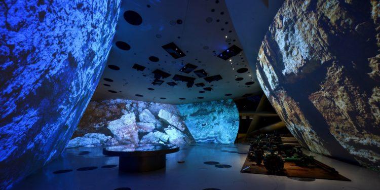 Panasonic Projektörleri ile Dünyanın en Büyük Kalıcı Video Enstelasyonu