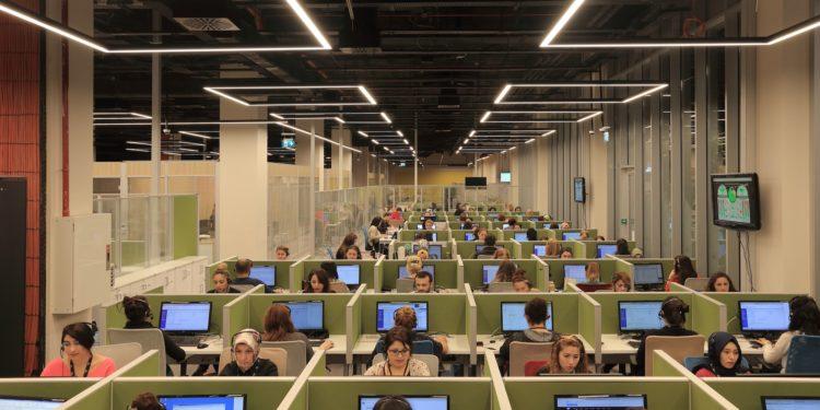 Tepe Çağrı Merkezi 5 Farklı Dilde Hizmet Sunuyor