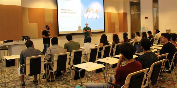 Microsoft Türkiye’nin Programı ‘İşim Gücüm Kod’ İstanbul’da Başladı