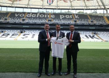 Beşiktaş, Forma Göğüs Sponsorluğunda Vodafone ile Devam Ediyor