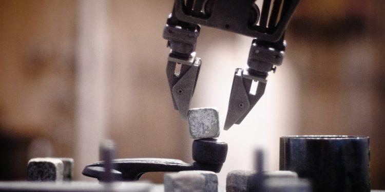 Çin, Çöp Ayrıştırmak için Uzay Robotunu Kullanacak