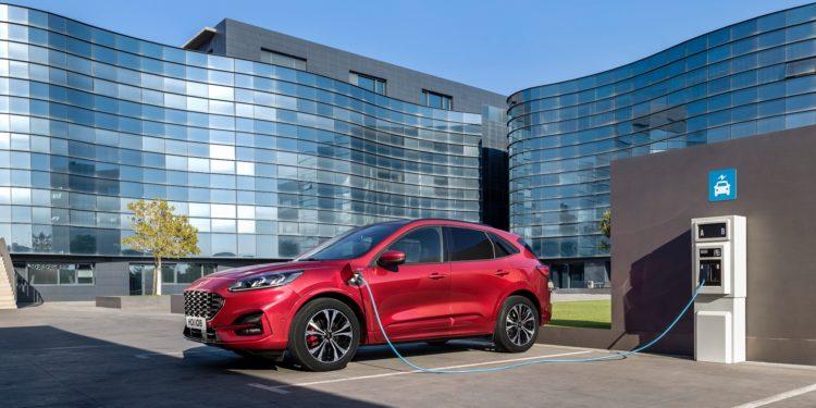 Ford, En Yeni Elektrikli ve Hibrit Araç Modellerini Frankfurt’ta Tanıttı