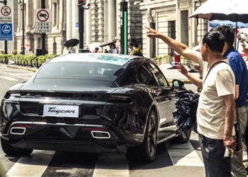 Porsche Elektrikli Otomobil Pilleri için Çinli CATL ile Görüşüyor