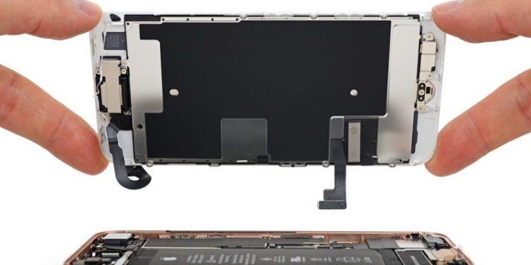 Apple Mecburen Başka Firmalara da iPhone Tamirat Hakkı Verecek