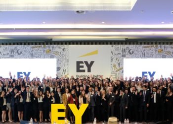 EY Türkiye 342 Yeni Mezunu Bünyesine Kattı