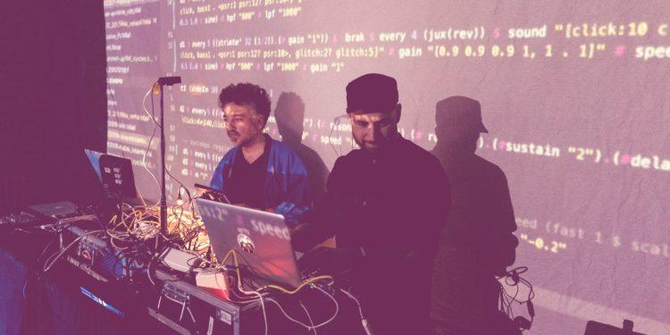 “Elektronik Köprüler” Performansı, Bu Ay Müzikte Canlı Kodlamaya Odaklanıyor