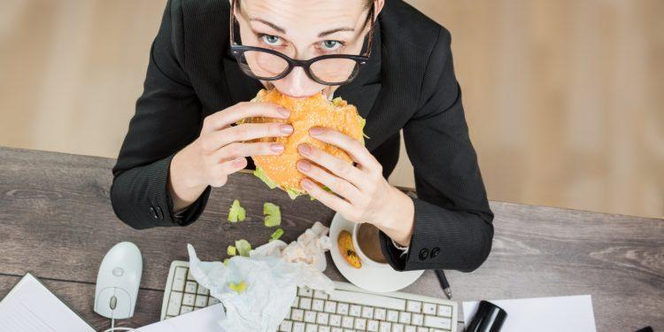 İş Yerinde Tükenmişlik Sendromu Kilo Aldırıyor