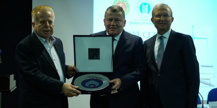 Cirit : Fetö Çetesi 5 Milyona Yakın Kişiyi Dinledi